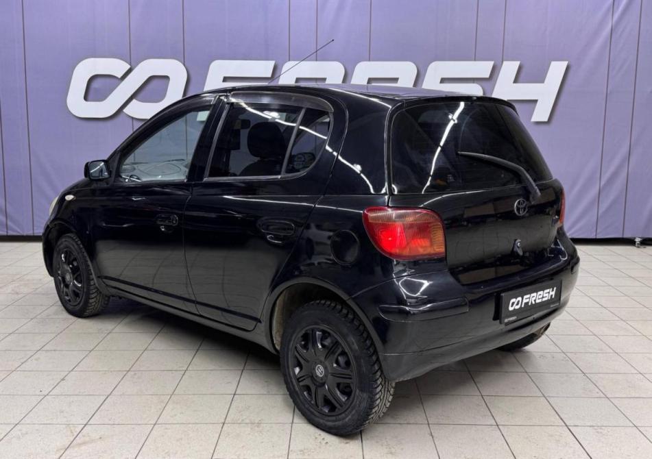 Toyota Vitz I (P10) Благовещенск  - изображение 2