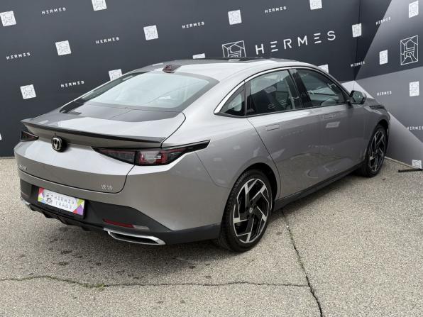 Changan Lamore с пробегом 2023 года, цена 2 180 000 рублей, 3246 км, седан, Автокод Объявления
