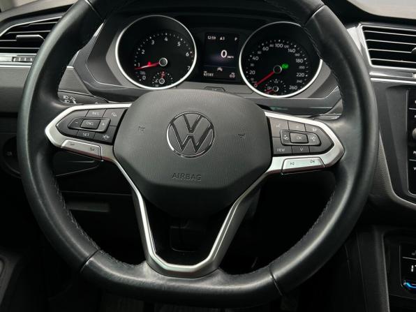 Volkswagen Tiguan II Рестайлинг с пробегом 2021 года, цена 2 450 300 рублей, 63141 км, внедорожник, Автокод Объявления