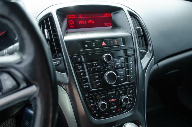Opel Astra J Рестайлинг с пробегом 2013 года, цена 794 000 рублей, 155000 км, хэтчбек, Автокод Объявления