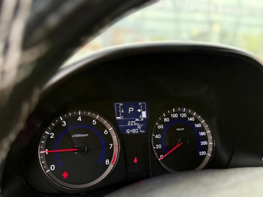 Hyundai Solaris I Рестайлинг Омск  - изображение 16