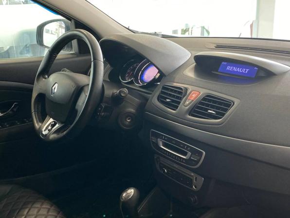 Renault Fluence I Рестайлинг с пробегом 2014 года, цена 877 000 рублей, 118983 км, седан, Автокод Объявления