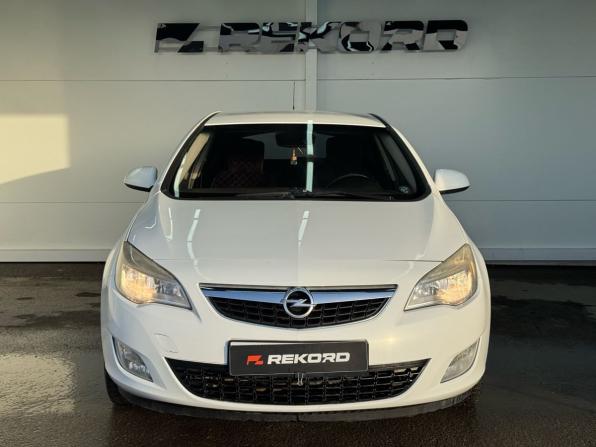 Opel Astra J с пробегом 2011 года, цена 669 000 рублей, 258137 км, хэтчбек, Автокод Объявления