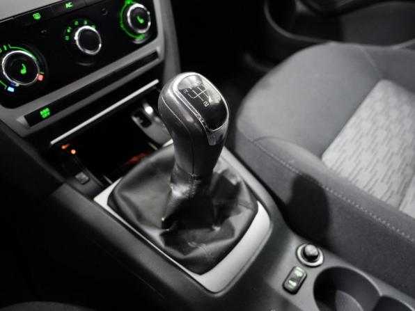Skoda Octavia II (A5) Рестайлинг с пробегом 2012 года, цена 780 000 рублей, 161300 км, лифтбек, Автокод Объявления