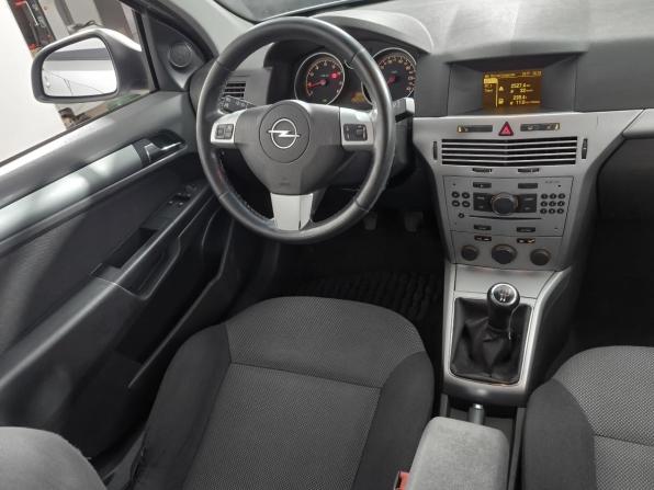 Opel Astra H Рестайлинг с пробегом 2011 года, цена 439 000 рублей, 257172 км, универсал, Автокод Объявления