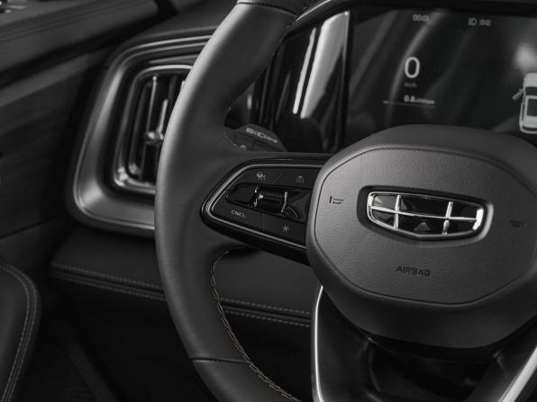 Geely Monjaro I Рестайлинг 2 с пробегом 2025 года, цена 4 350 000 рублей, 17 км, внедорожник, Автокод Объявления