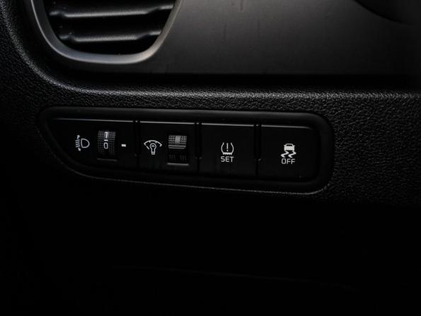 Kia Rio IV Рестайлинг с пробегом 2021 года, цена 1 330 000 рублей, 210564 км, хэтчбек, Автокод Объявления