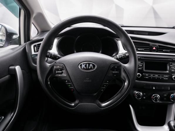 Kia Ceed II Рестайлинг с пробегом 2017 года, цена 1 099 000 рублей, 141000 км, хэтчбек, Автокод Объявления