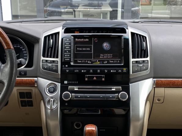 Toyota Land Cruiser 200 Series Рестайлинг 1 с пробегом 2012 года, цена 2 449 000 рублей, 355194 км, внедорожник, Автокод Объявления