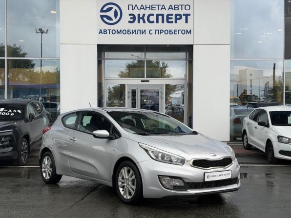 Kia Ceed II с пробегом 2013 года, цена 1 035 000 рублей, 136741 км, хэтчбек, Автокод Объявления