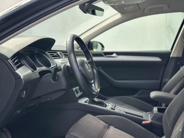 Volkswagen Passat B8 с пробегом 2016 года, цена 1 300 000 рублей, 354436 км, седан, Автокод Объявления
