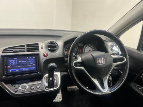 Honda Stream II Рестайлинг с пробегом 2011 года, цена 1 399 000 рублей, 137522 км, минивэн, Автокод Объявления