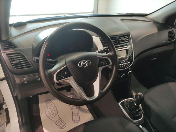 Hyundai Solaris I с пробегом 2013 года, цена 659 000 рублей, 117270 км, седан, Автокод Объявления