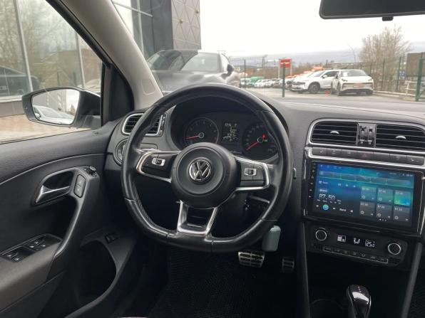 Volkswagen Polo V Рестайлинг с пробегом 2018 года, цена 1 450 000 рублей, 97779 км, седан, Автокод Объявления