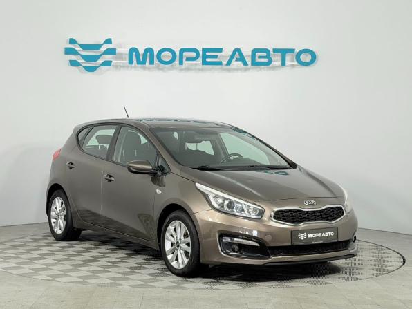 Kia Ceed II Рестайлинг с пробегом 2015 года, цена 1 050 000 рублей, 227796 км, хэтчбек, Автокод Объявления