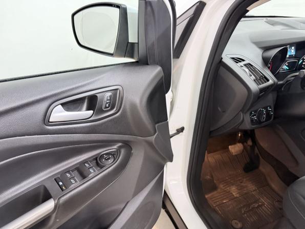Ford Kuga II Рестайлинг с пробегом 2018 года, цена 1 869 000 рублей, 64689 км, внедорожник, Автокод Объявления