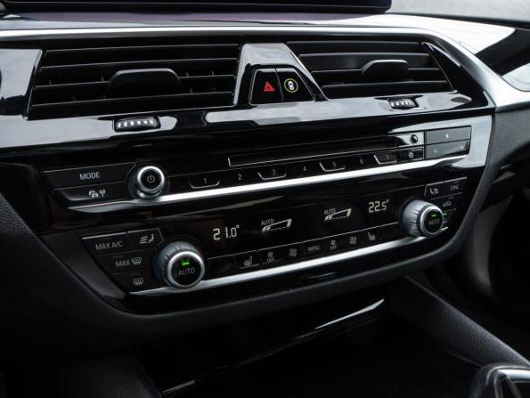 BMW 5 серии VII (G30/G31/G38) с пробегом 2019 года, цена 3 549 000 рублей, 102043 км, седан, Автокод Объявления
