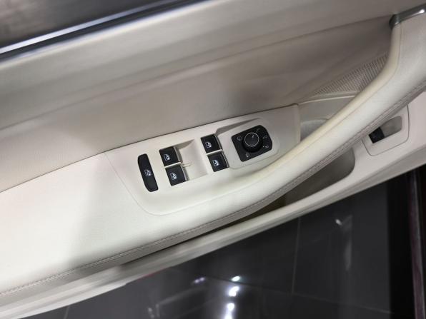 Volkswagen Passat B8 с пробегом 2015 года, цена 1 615 000 рублей, 211345 км, седан, Автокод Объявления