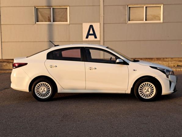 Kia Rio IV Рестайлинг с пробегом 2020 года, цена 1 120 000 рублей, 258306 км, седан, Автокод Объявления