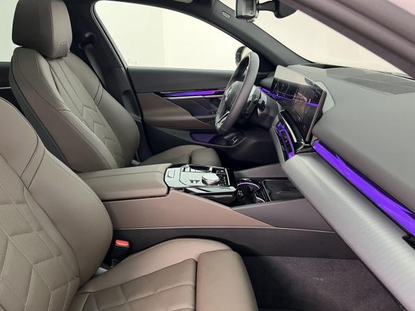 BMW 5 серии VIII (G60/G61/G68) с пробегом 2025 года, цена 9 250 000 рублей, 4526 км, седан, Автокод Объявления
