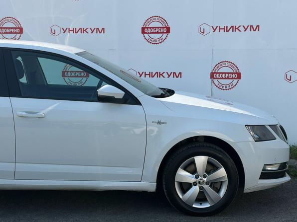 Skoda Octavia III (A7) Рестайлинг с пробегом 2019 года, цена 1 629 000 рублей, 264776 км, лифтбек, Автокод Объявления