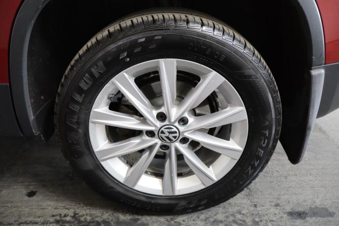 Volkswagen Tiguan I Рестайлинг с пробегом 2012 года, цена 999 000 рублей, 271300 км, внедорожник, Автокод Объявления