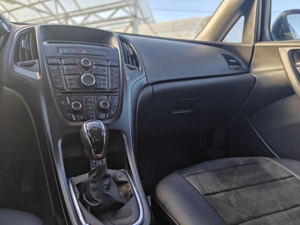Opel Astra J Рестайлинг с пробегом 2013 года, цена 717 000 рублей, 141594 км, седан, Автокод Объявления