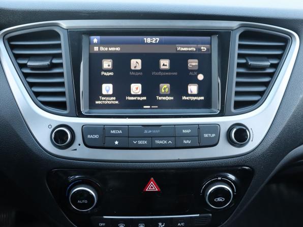 Hyundai Solaris II с пробегом 2018 года, цена 1 350 000 рублей, 101787 км, седан, Автокод Объявления