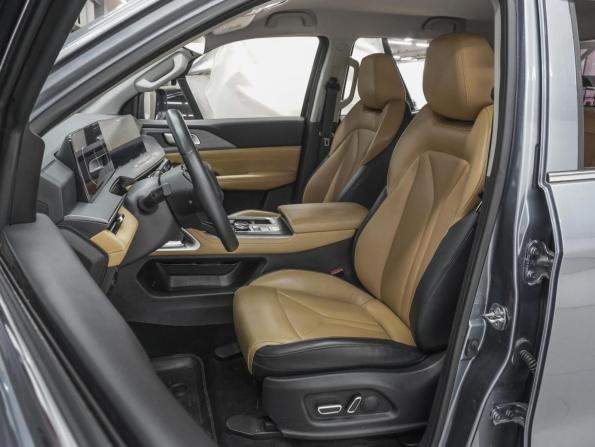 Changan Hunter Plus с пробегом 2023 года, цена 2 570 000 рублей, 42198 км, offers.body_type.unknown, Автокод Объявления