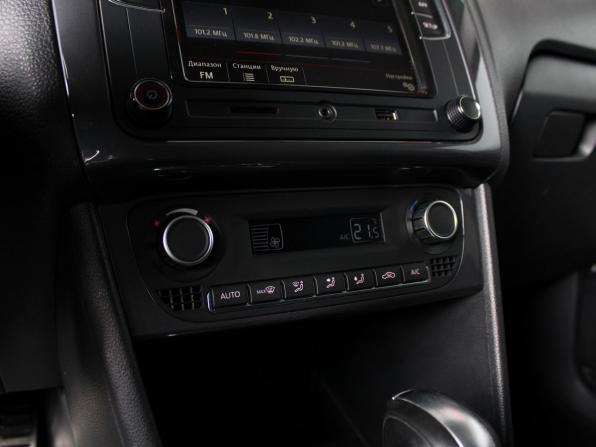 Volkswagen Polo V Рестайлинг с пробегом 2018 года, цена 1 170 000 рублей, 218000 км, седан, Автокод Объявления