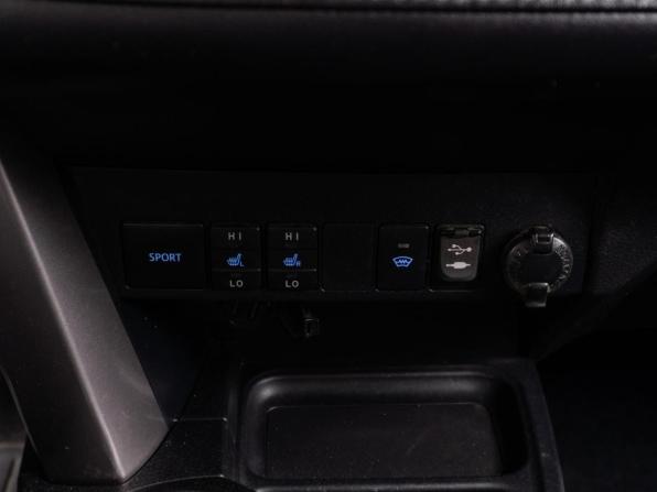 Toyota RAV4 IV (XA40) Рестайлинг с пробегом 2017 года, цена 1 750 000 рублей, 301016 км, внедорожник, Автокод Объявления