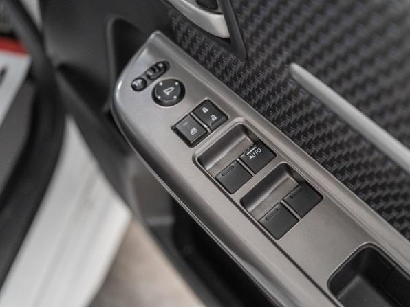 Honda Stepwgn V с пробегом 2017 года, цена 1 935 000 рублей, 115232 км, минивэн, Автокод Объявления