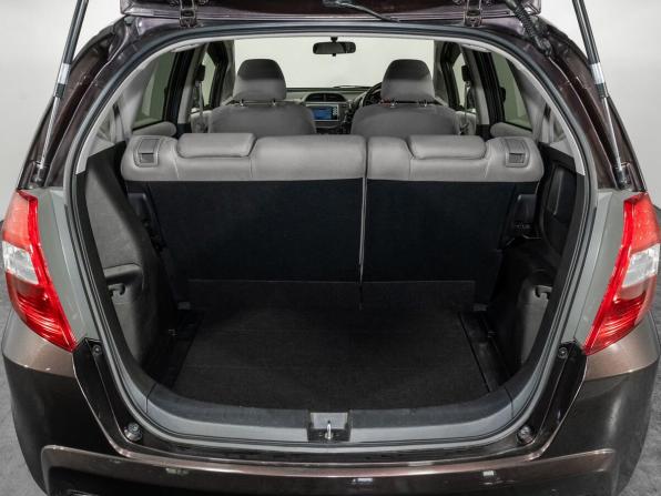 Honda Fit II с пробегом 2010 года, цена 799 500 рублей, 98510 км, хэтчбек, Автокод Объявления