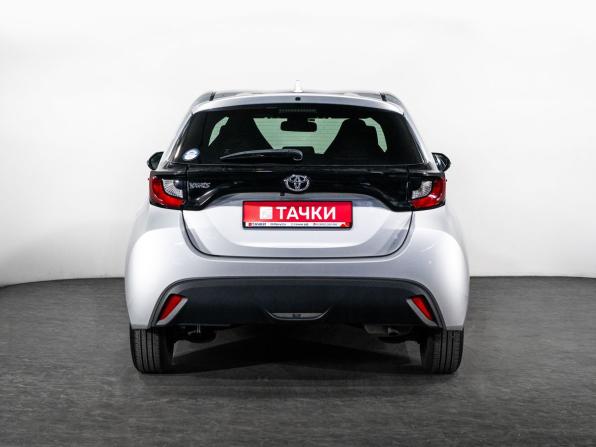 Toyota Yaris IV с пробегом 2021 года, цена 1 299 500 рублей, 53750 км, хэтчбек, Автокод Объявления