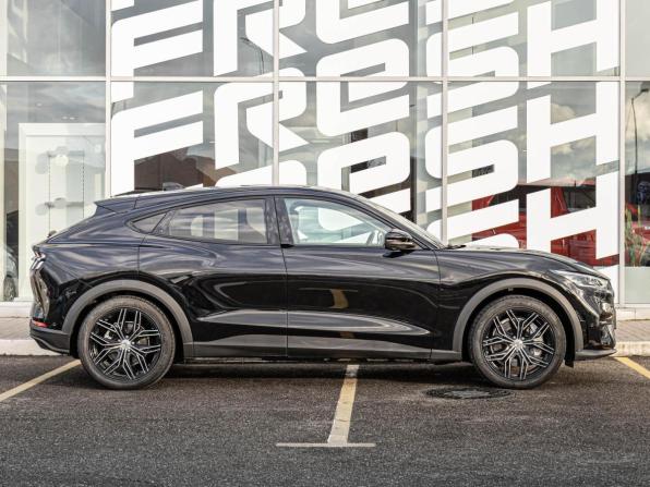 Ford Mustang Mach-E I с пробегом 2022 года, цена 4 930 000 рублей, 1356 км, внедорожник, Автокод Объявления