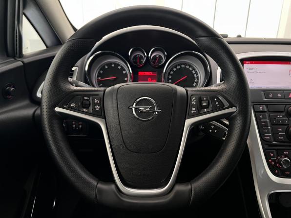 Opel Astra J Рестайлинг с пробегом 2014 года, цена 900 000 рублей, 151300 км, хэтчбек, Автокод Объявления