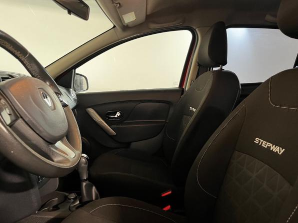 Renault Sandero II с пробегом 2016 года, цена 1 029 900 рублей, 132000 км, хэтчбек, Автокод Объявления