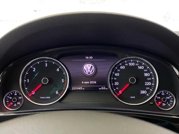 Volkswagen Touareg II Рестайлинг с пробегом 2015 года, цена 2 427 000 рублей, 224965 км, внедорожник, Автокод Объявления