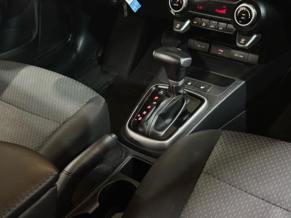 Kia Rio IV Рестайлинг с пробегом 2021 года, цена 1 659 000 рублей, 80125 км, седан, Автокод Объявления