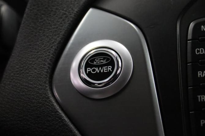 Ford Mondeo IV Рестайлинг с пробегом 2012 года, цена 865 650 рублей, 218693 км, седан, Автокод Объявления