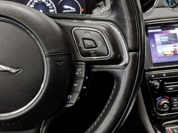 Jaguar XJ IV (X351) Рестайлинг с пробегом 2016 года, цена 3 590 000 рублей, 40122 км, седан, Автокод Объявления