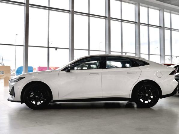 Changan UNI-V I с пробегом 2024 года, цена 2 850 000 рублей, 30 км, лифтбек, Автокод Объявления