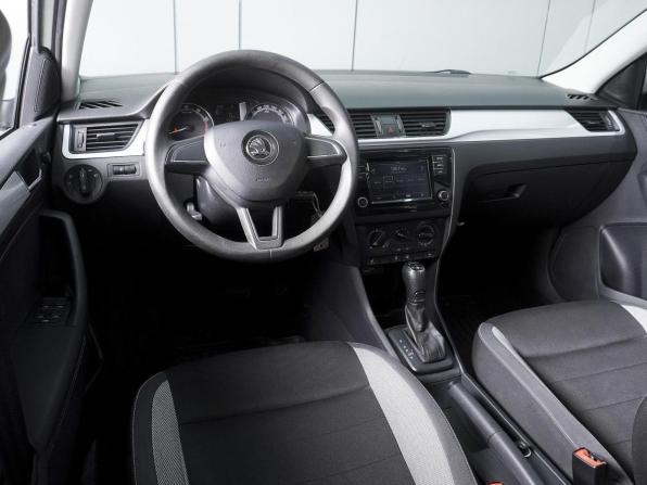 Skoda Rapid I Рестайлинг с пробегом 2018 года, цена 1 090 000 рублей, 177644 км, лифтбек, Автокод Объявления