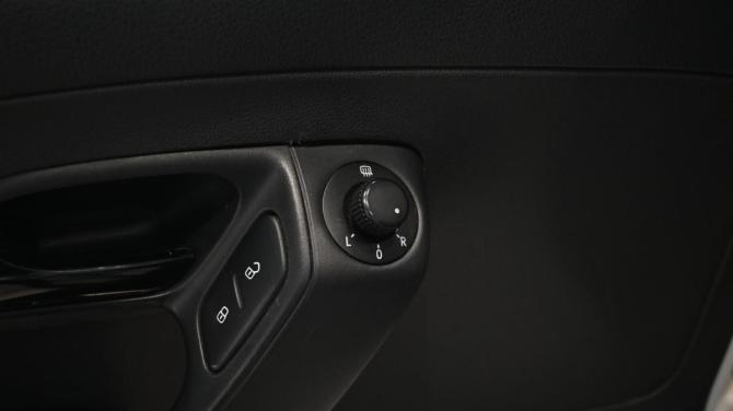 Volkswagen Polo V Рестайлинг с пробегом 2016 года, цена 939 000 рублей, 152000 км, седан, Автокод Объявления