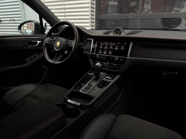 Porsche Macan I Рестайлинг 2 с пробегом 2023 года, цена 9 500 000 рублей, 9166 км, внедорожник, Автокод Объявления