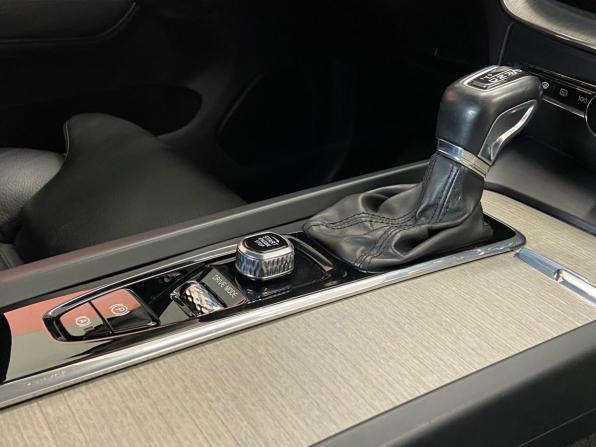 Volvo XC60 II с пробегом 2019 года, цена 3 249 000 рублей, 137000 км, внедорожник, Автокод Объявления
