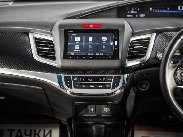 Honda Jade I Рестайлинг с пробегом 2019 года, цена 1 649 500 рублей, 101000 км, компактвэн, Автокод Объявления