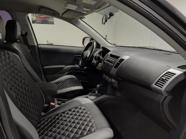 Mitsubishi Outlander II Рестайлинг с пробегом 2011 года, цена 1 050 000 рублей, 250104 км, внедорожник, Автокод Объявления