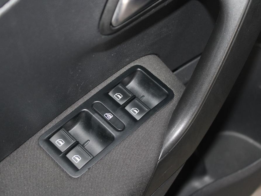 Volkswagen Polo V Рестайлинг Старый Оскол  - изображение 12
