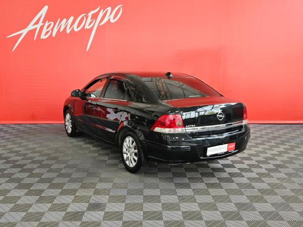 Opel Astra H Рестайлинг с пробегом 2012 года, цена 700 000 рублей, 96916 км, седан, Автокод Объявления
